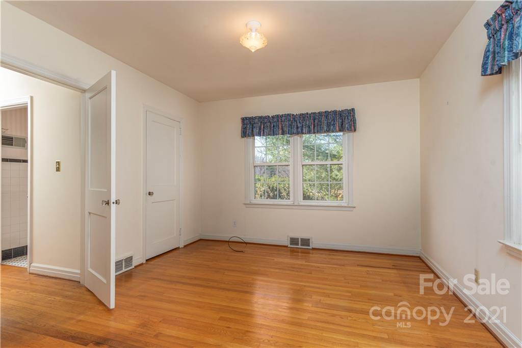 26 Lorraine Avenue Asheville NC 28804