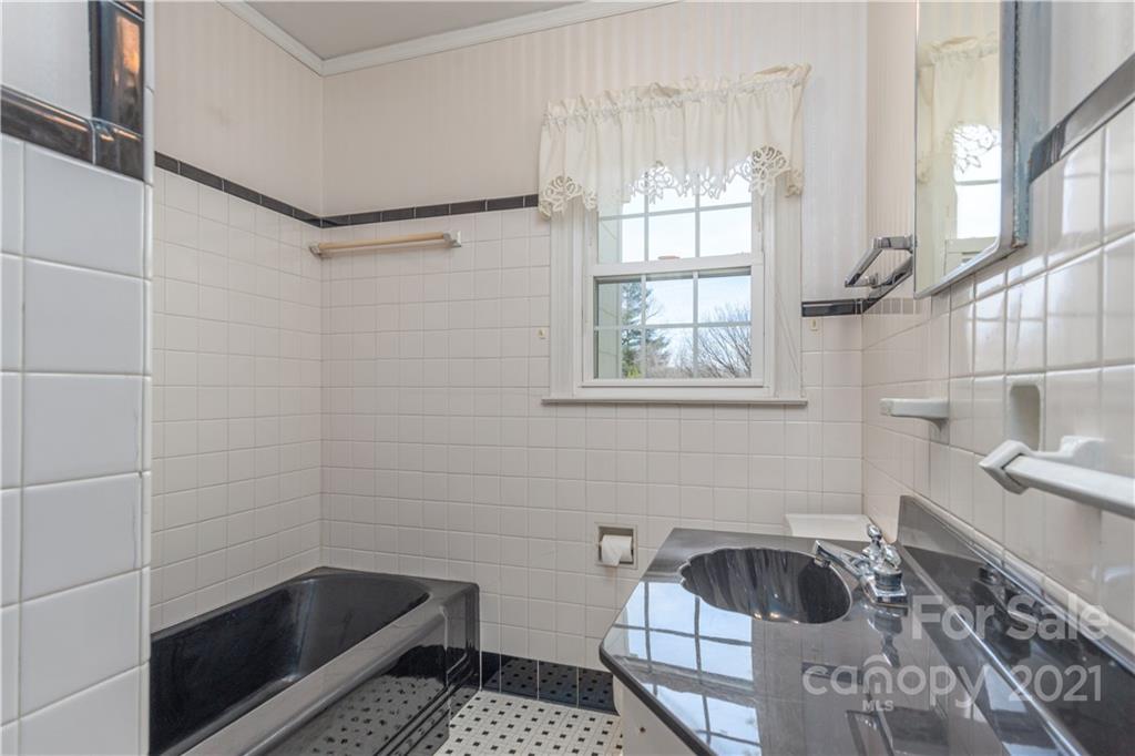 26 Lorraine Avenue Asheville NC 28804