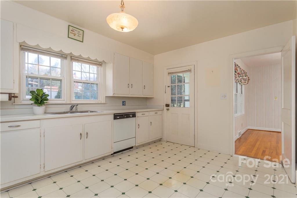 26 Lorraine Avenue Asheville NC 28804