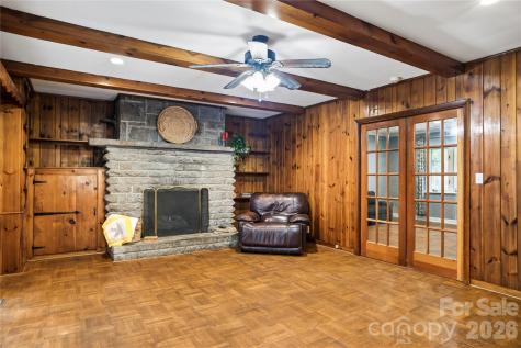 3002 Kanuga Road Hendersonville NC 28739