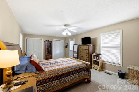 1489 Round Mountain Road Brevard NC 28712