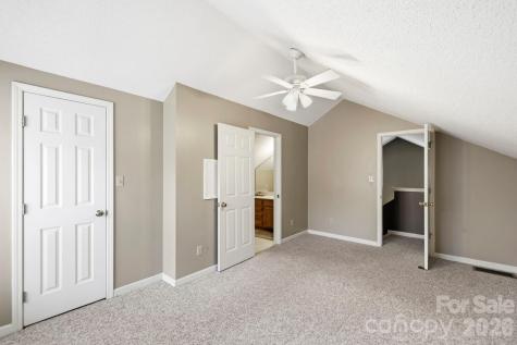 1489 Round Mountain Road Brevard NC 28712