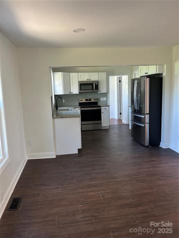 219 W Highland Avenue Elkin NC 28621