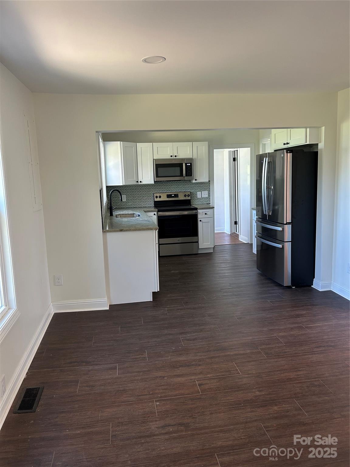 219 W Highland Avenue Elkin NC 28621