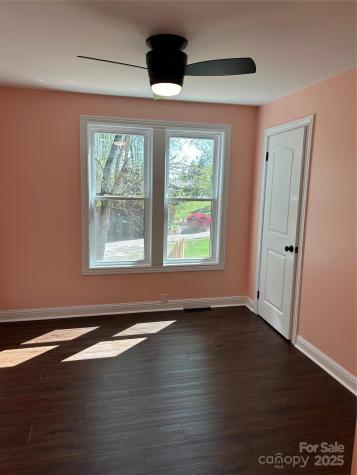 219 W Highland Avenue Elkin NC 28621