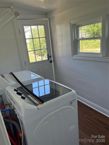 219 W Highland Avenue Elkin NC 28621