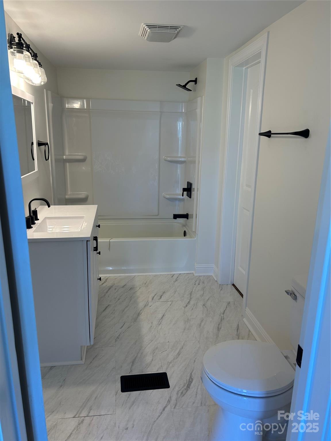 219 W Highland Avenue Elkin NC 28621
