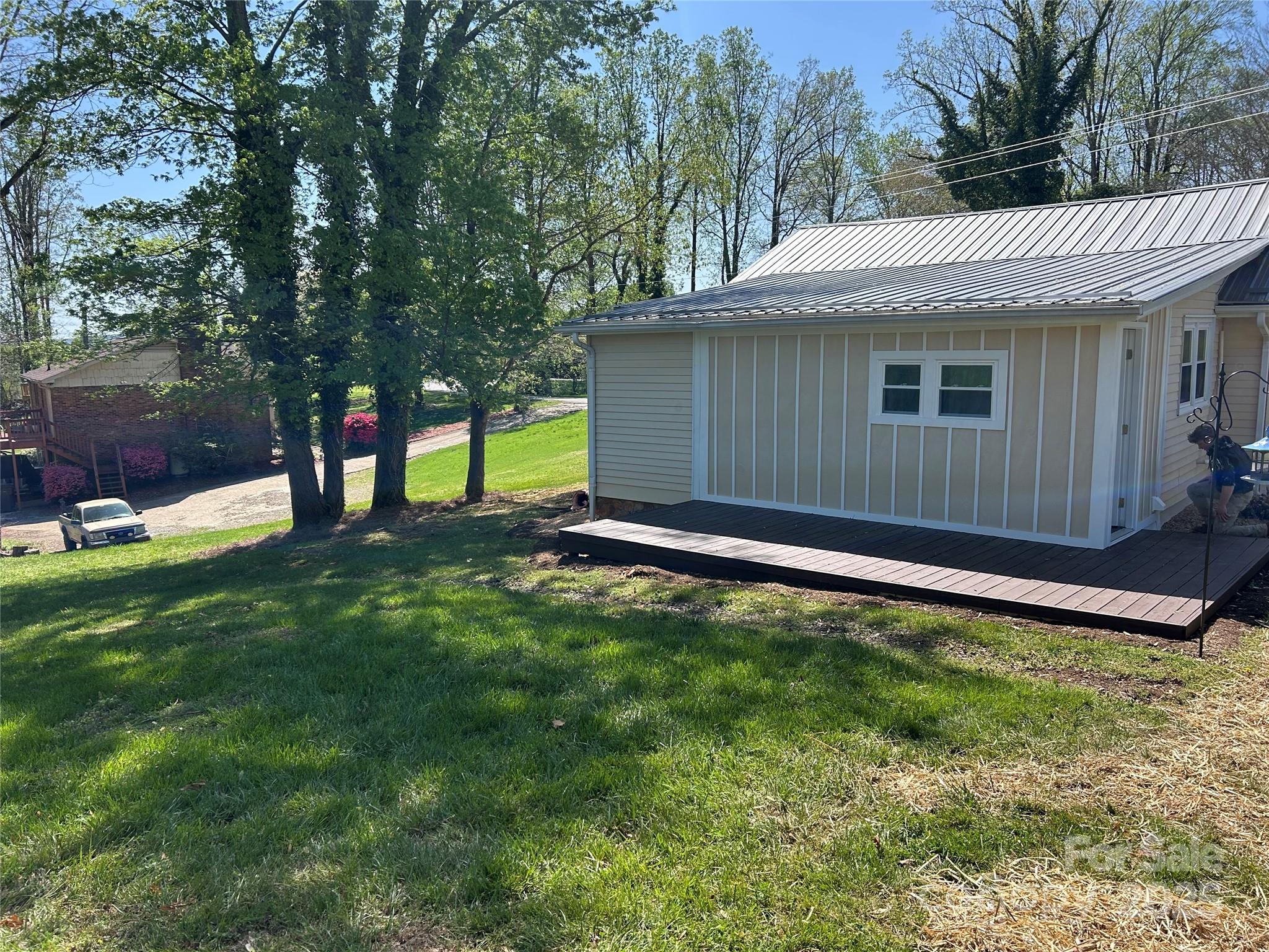 219 W Highland Avenue Elkin NC 28621