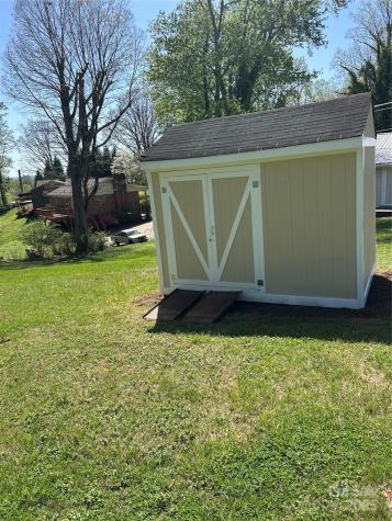 219 W Highland Avenue Elkin NC 28621