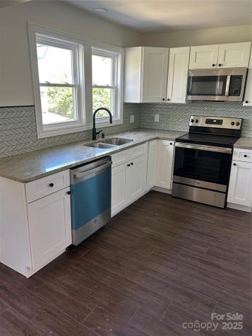 219 W Highland Avenue Elkin NC 28621