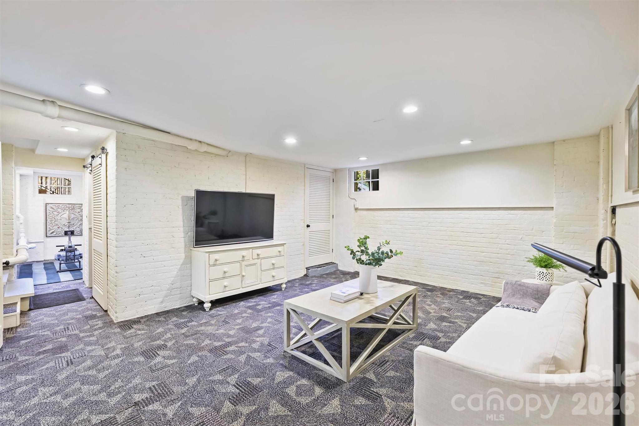1136 Queens Road Charlotte NC 28207