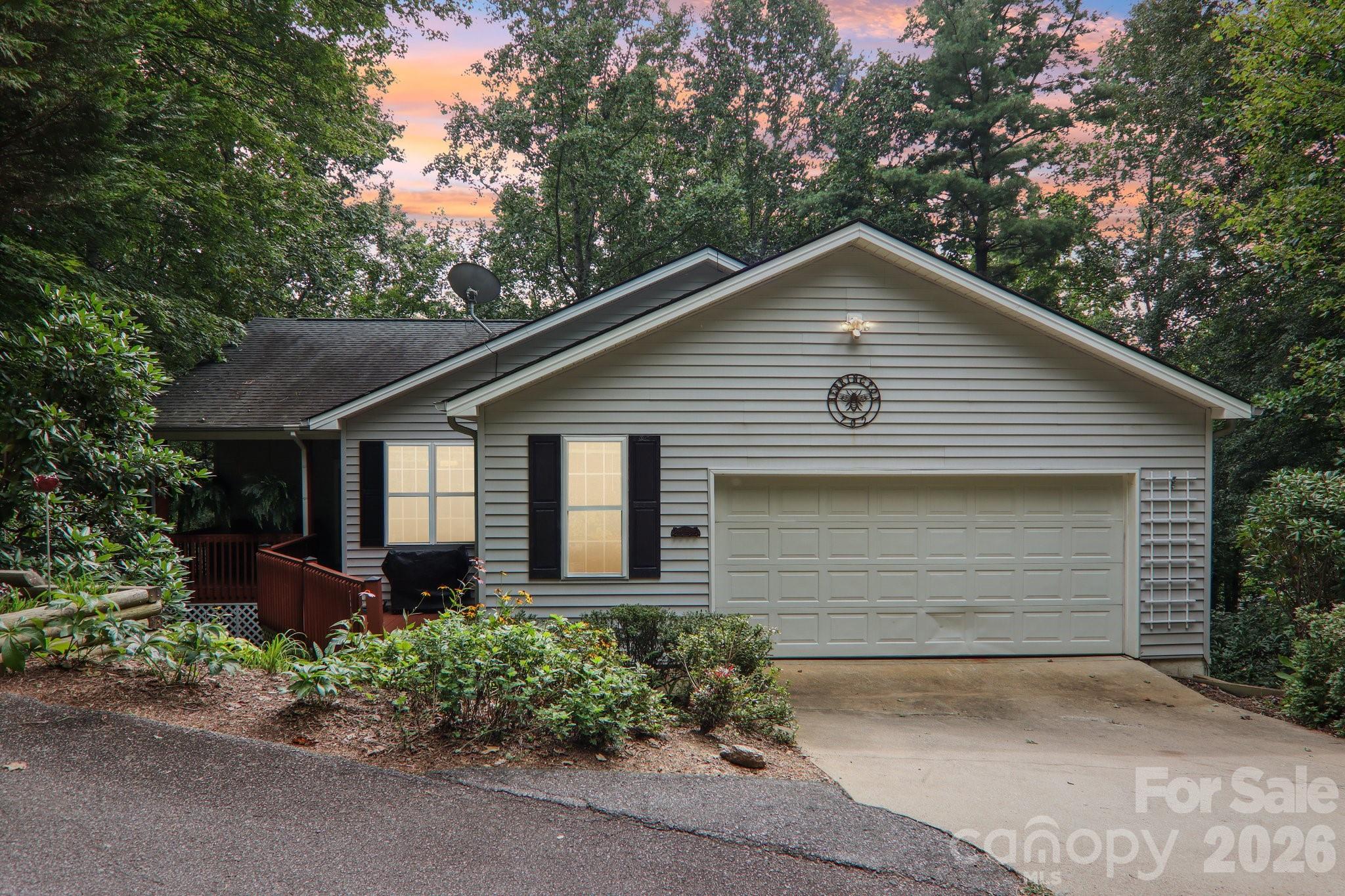 702 Cinnamon Way Flat Rock NC 28731