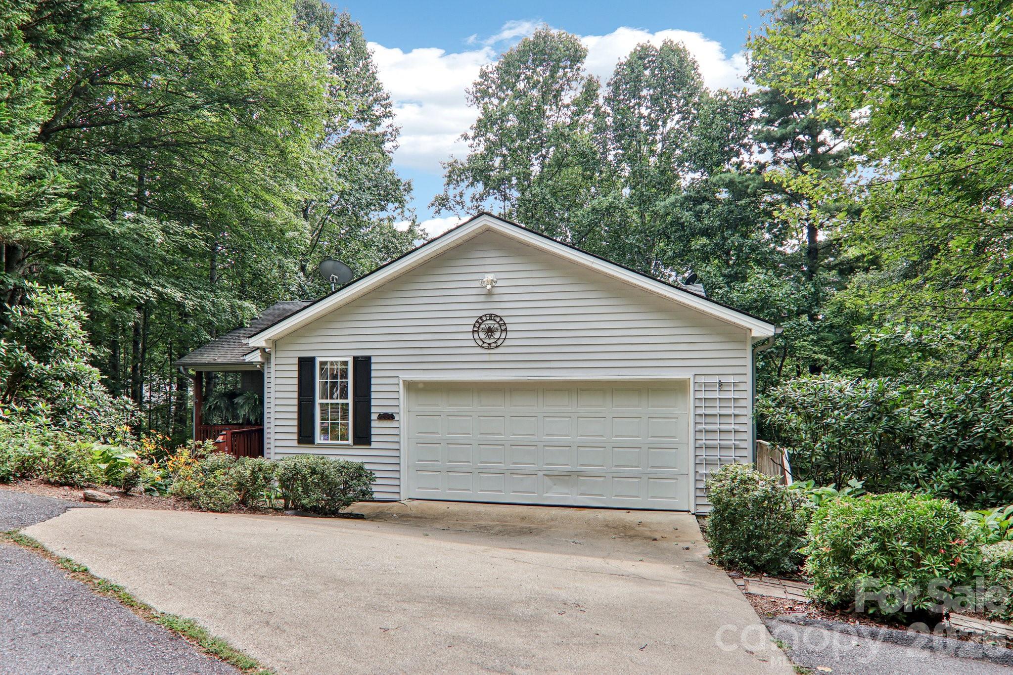 702 Cinnamon Way Flat Rock NC 28731
