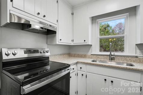 2407 4th Street NE Hickory NC 28601