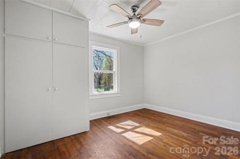 2407 4th Street NE Hickory NC 28601