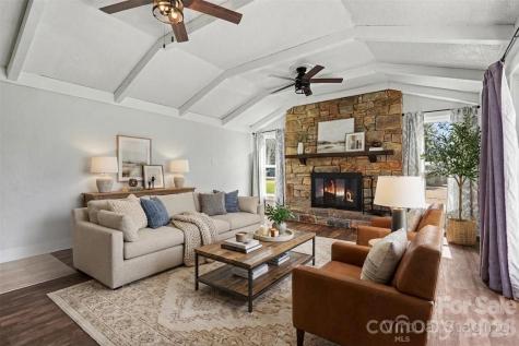 2407 4th Street NE Hickory NC 28601