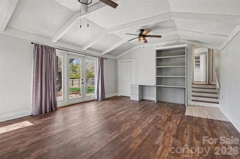 2407 4th Street NE Hickory NC 28601