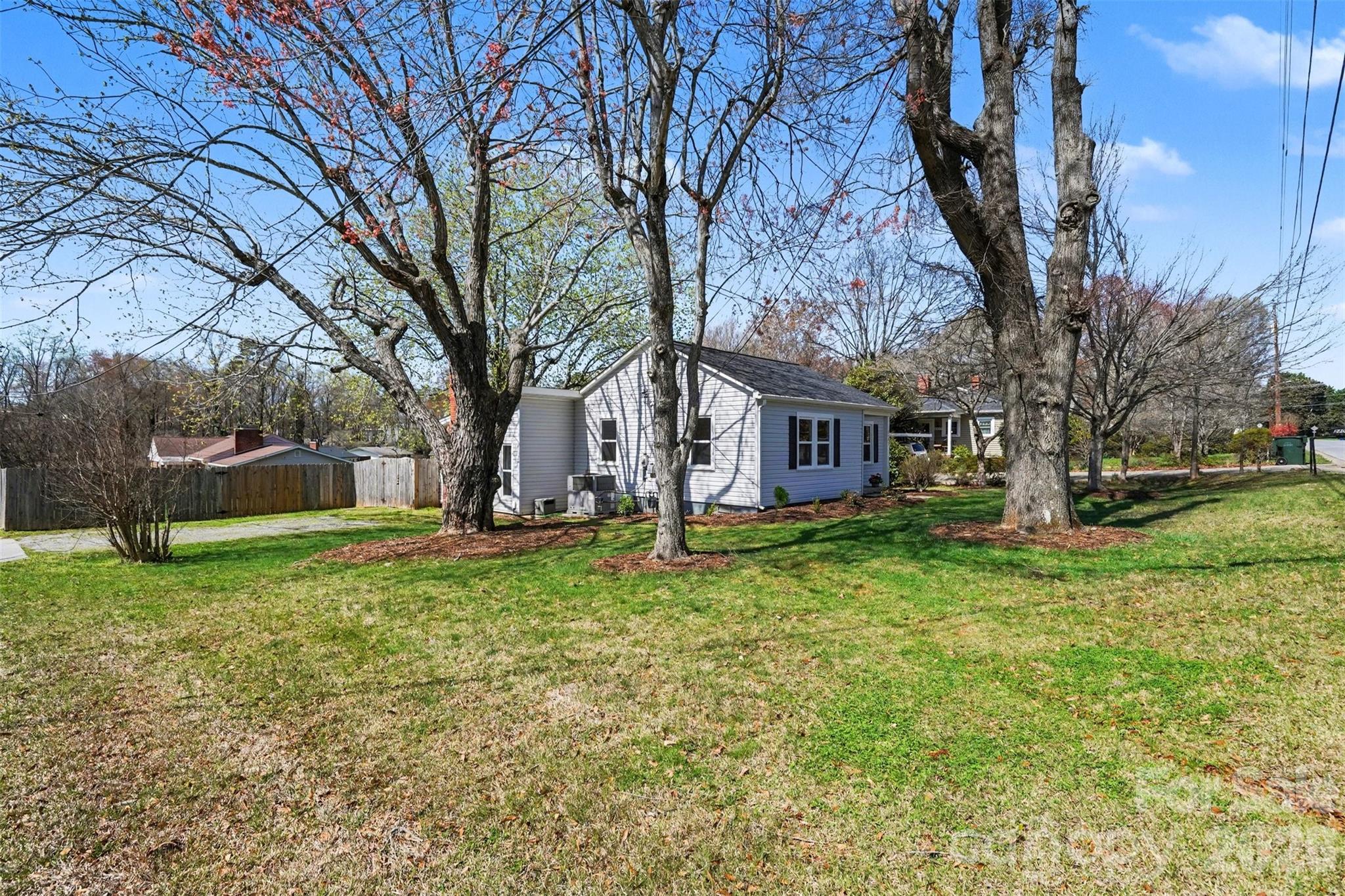 2407 4th Street NE Hickory NC 28601