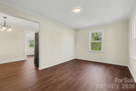 2407 4th Street NE Hickory NC 28601