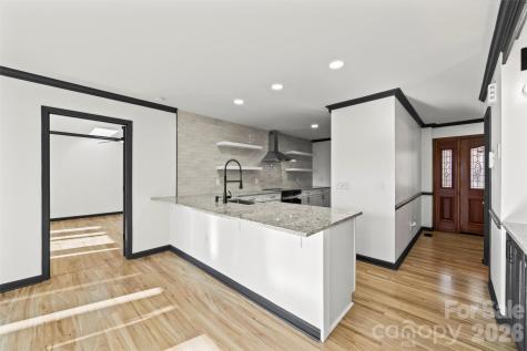 8 Indian Ridge Road Asheville NC 28803