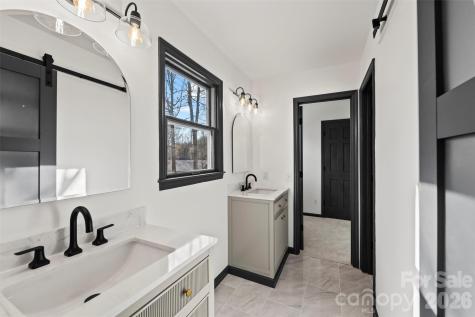 8 Indian Ridge Road Asheville NC 28803