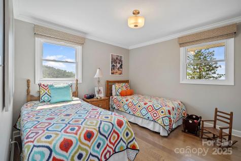 10 Audubon Drive Asheville NC 28804