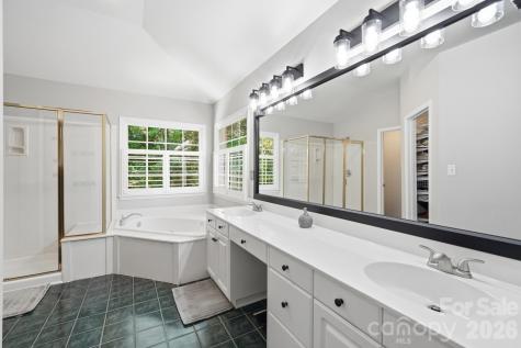4432 Mountain Cove Drive Charlotte NC 28216