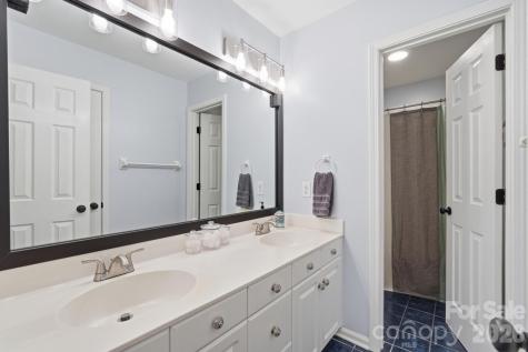 4432 Mountain Cove Drive Charlotte NC 28216