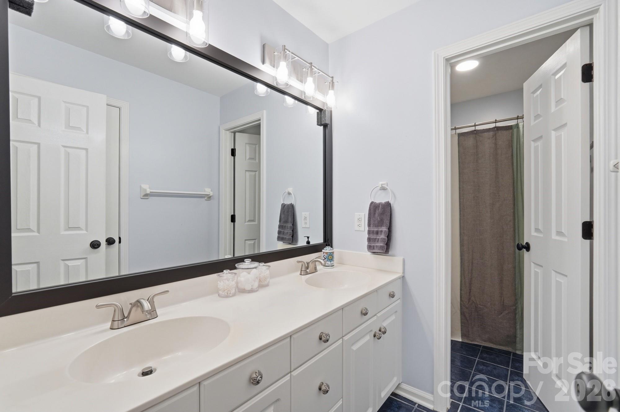 4432 Mountain Cove Drive Charlotte NC 28216