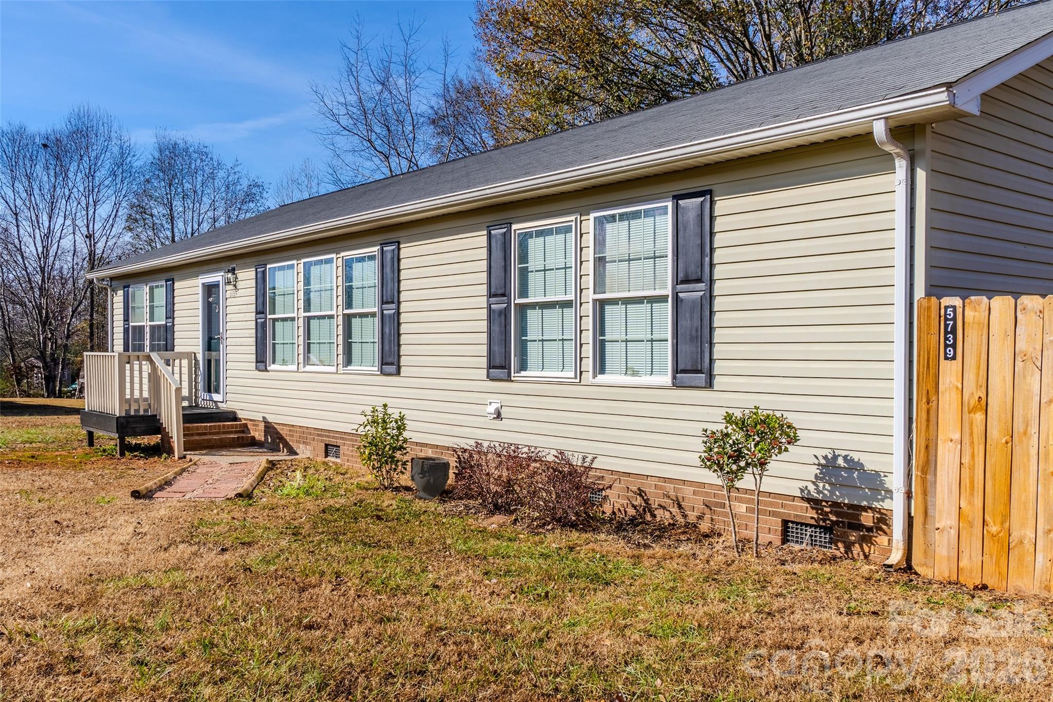 5739 Pug Lane Iron Station NC 28080