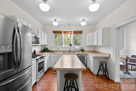 5 W Avon Parkway Asheville NC 28804