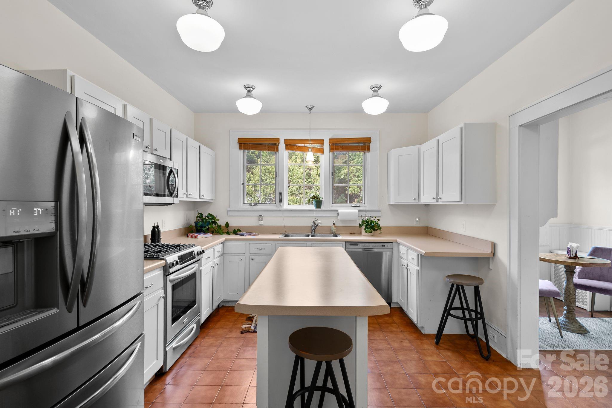 5 W Avon Parkway Asheville NC 28804