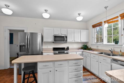 5 W Avon Parkway Asheville NC 28804