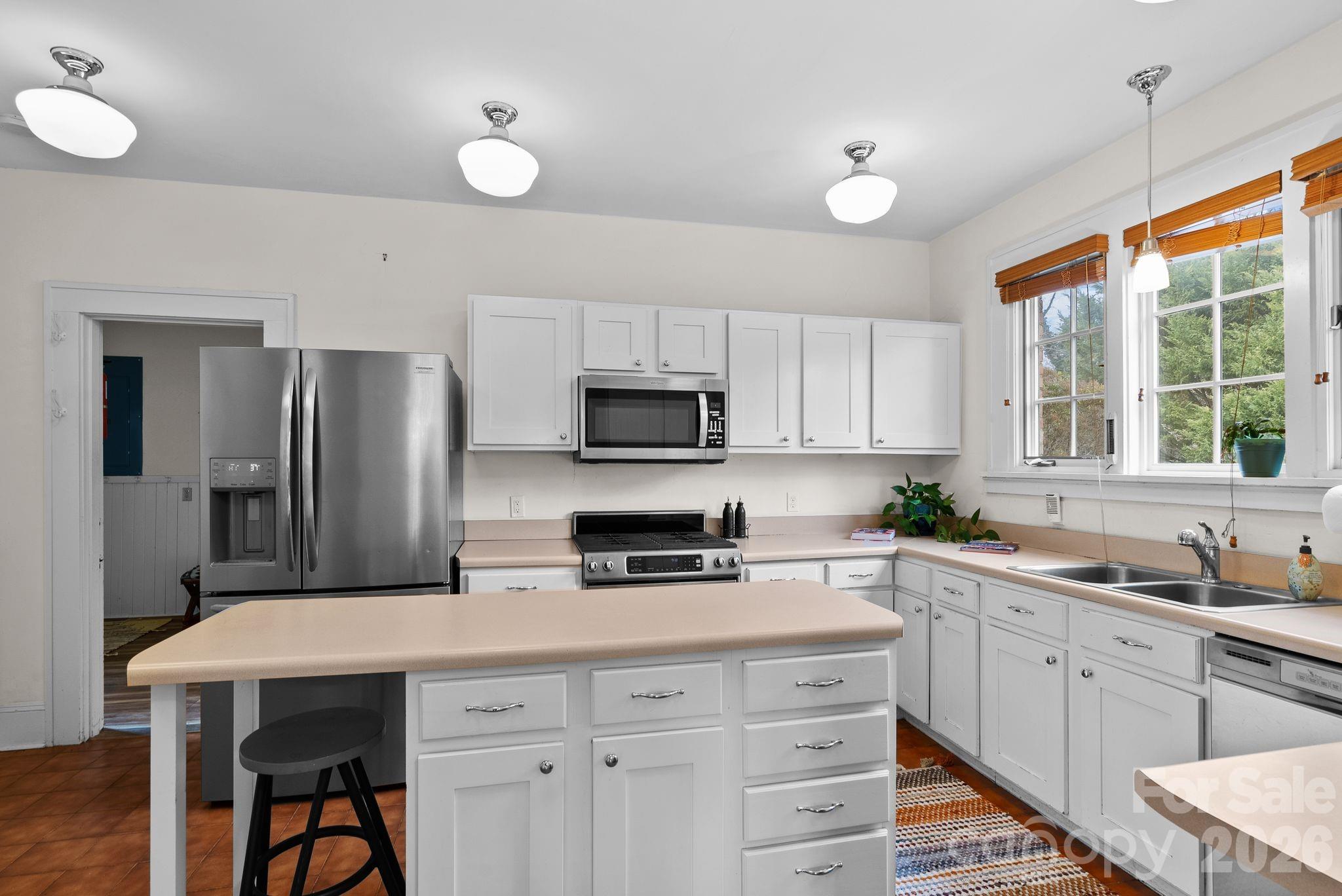 5 W Avon Parkway Asheville NC 28804