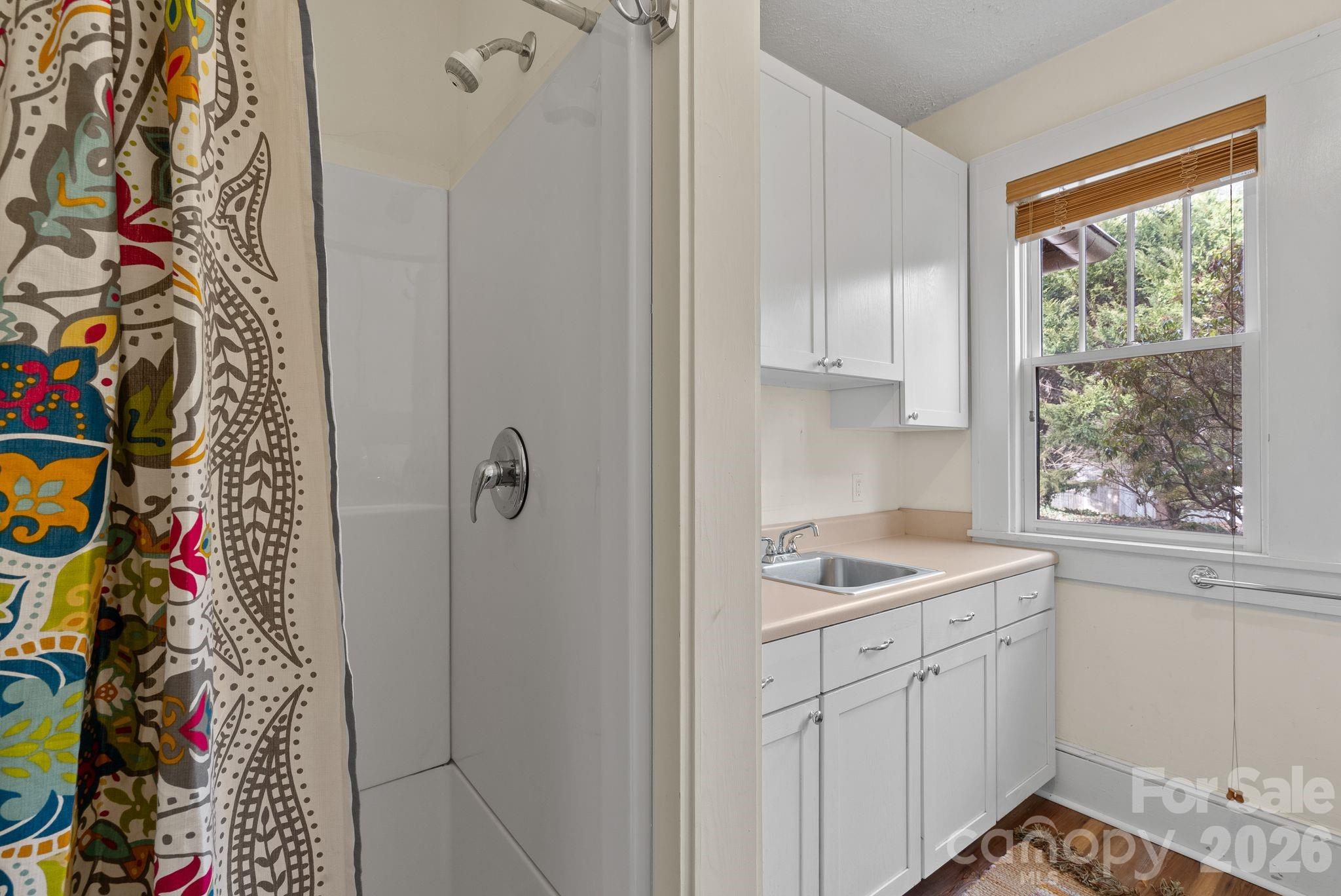 5 W Avon Parkway Asheville NC 28804