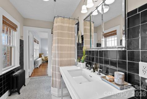 5 W Avon Parkway Asheville NC 28804