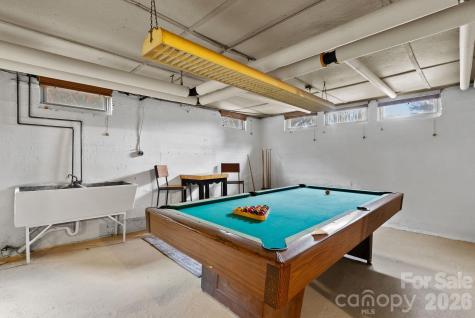 5 W Avon Parkway Asheville NC 28804