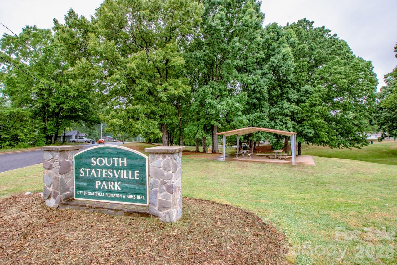 1206 8th Street Statesville NC 28677
