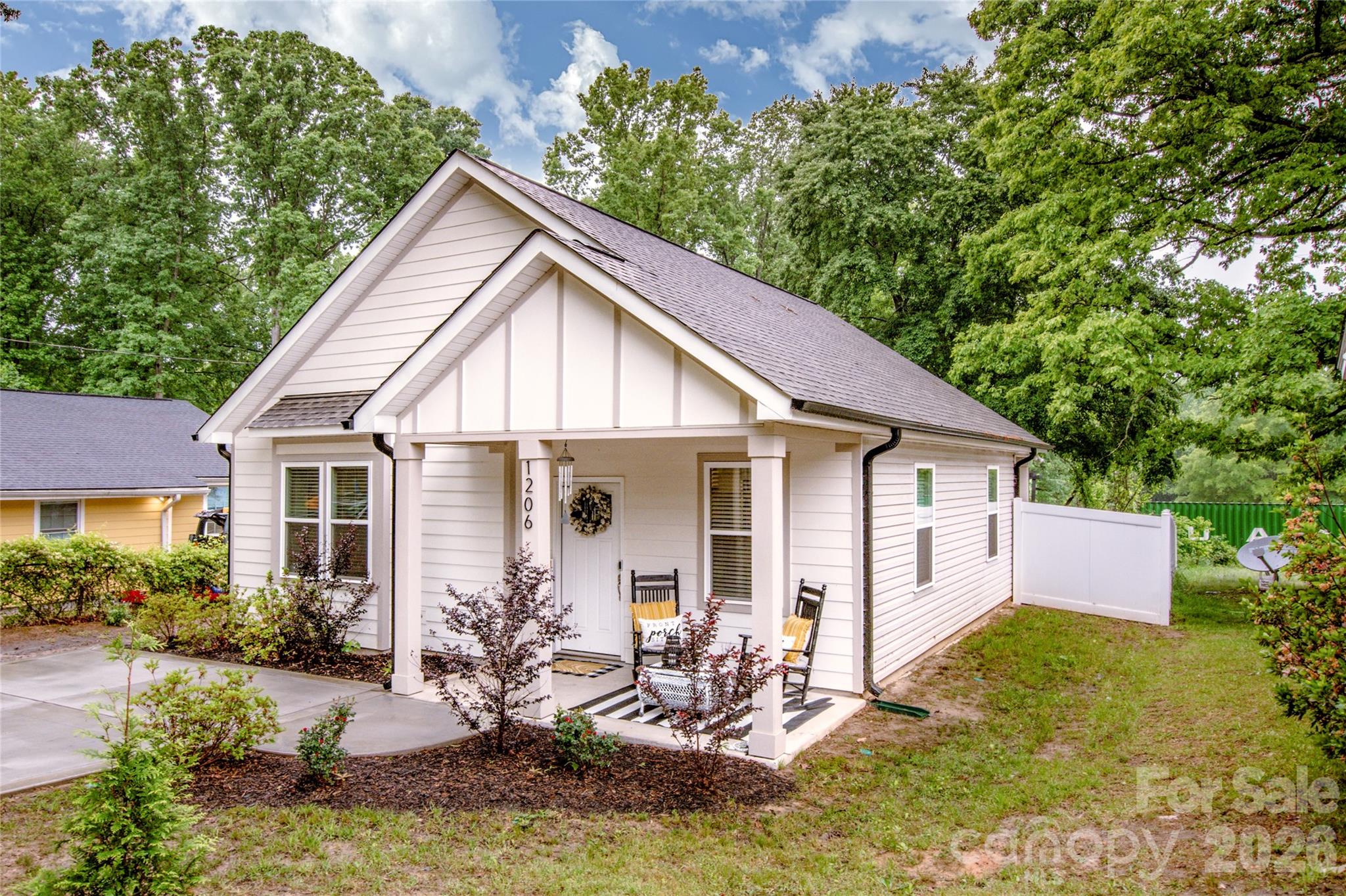 1206 8th Street Statesville NC 28677