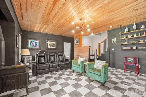 160 Mullis Road Harmony NC 28634