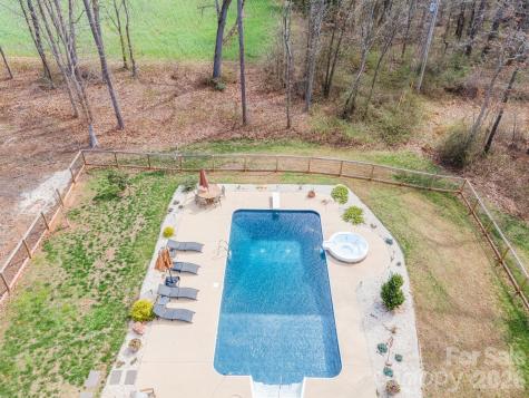 160 Mullis Road Harmony NC 28634