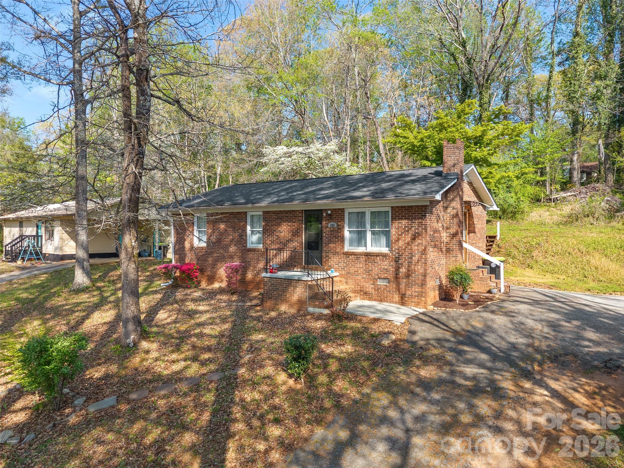 585 S Peak Street Columbus NC 28722