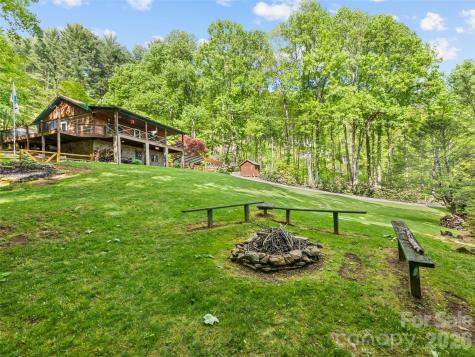 1073 Lentini Drive Waynesville NC 28785