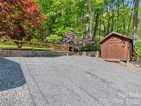 1073 Lentini Drive Waynesville NC 28785