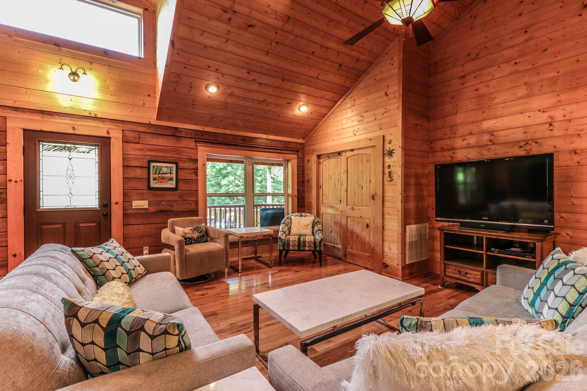 2811 Poplar Creek Road Green Mountain NC 28740