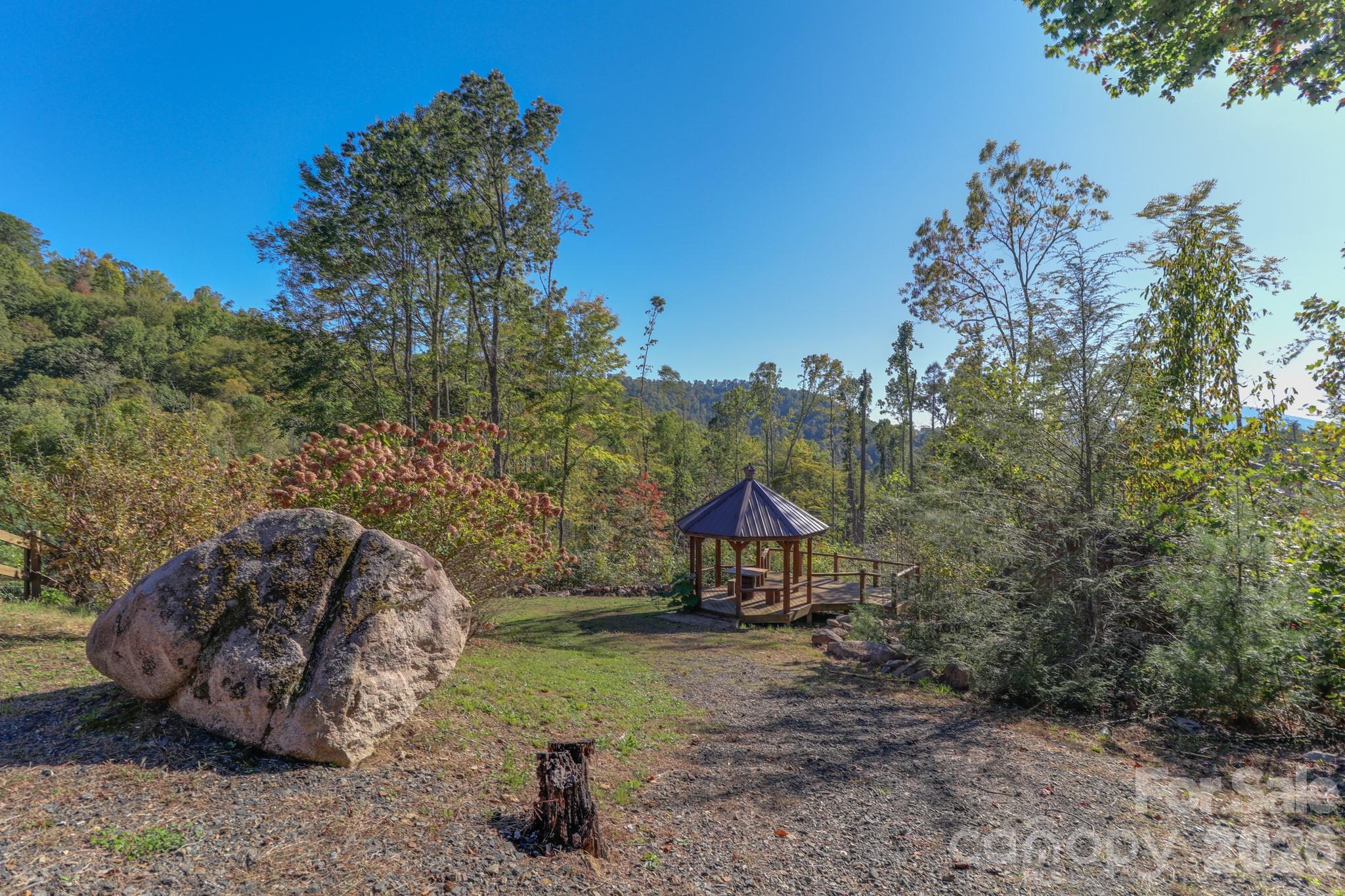 2811 Poplar Creek Road Green Mountain NC 28740