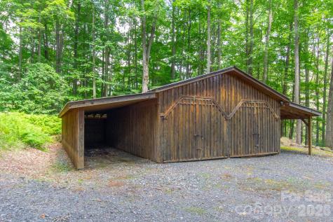 2811 Poplar Creek Road Green Mountain NC 28740