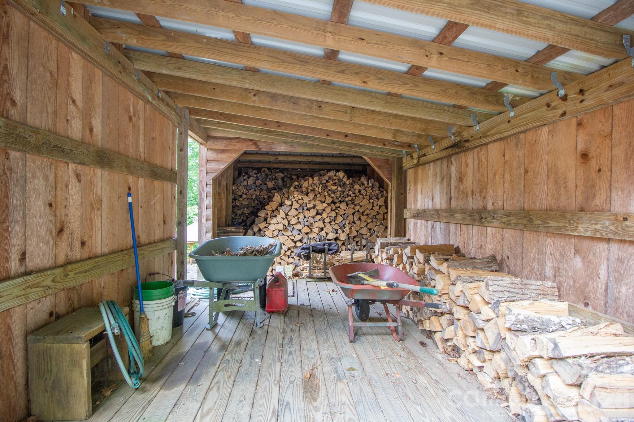 2811 Poplar Creek Road Green Mountain NC 28740