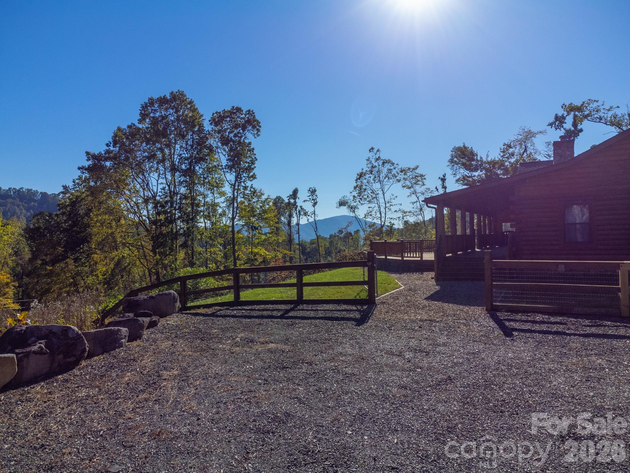 2811 Poplar Creek Road Green Mountain NC 28740