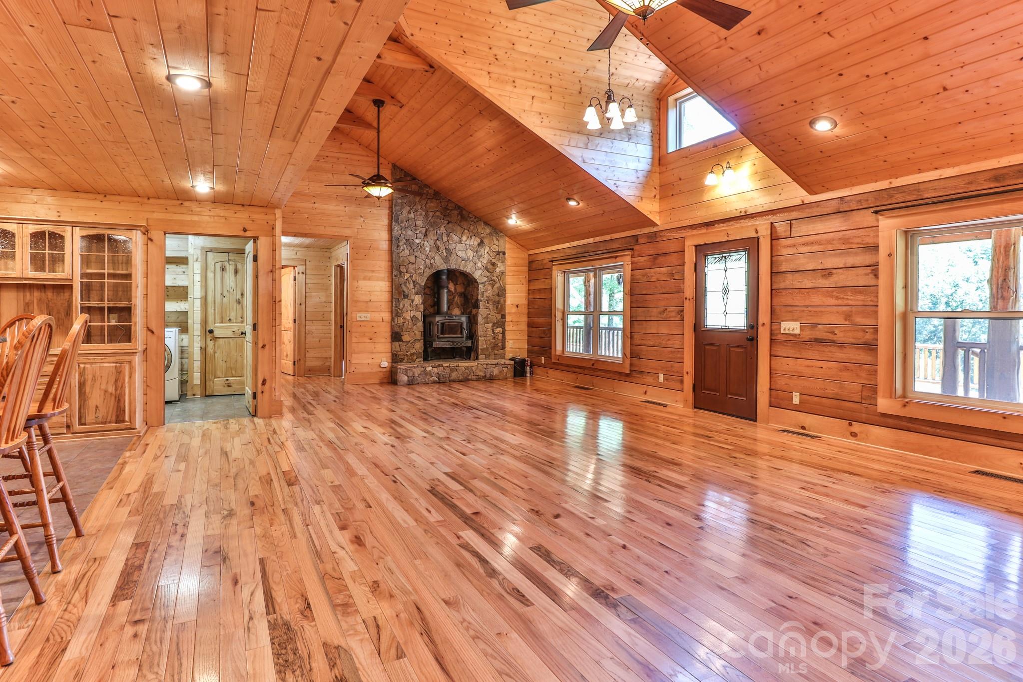 2811 Poplar Creek Road Green Mountain NC 28740